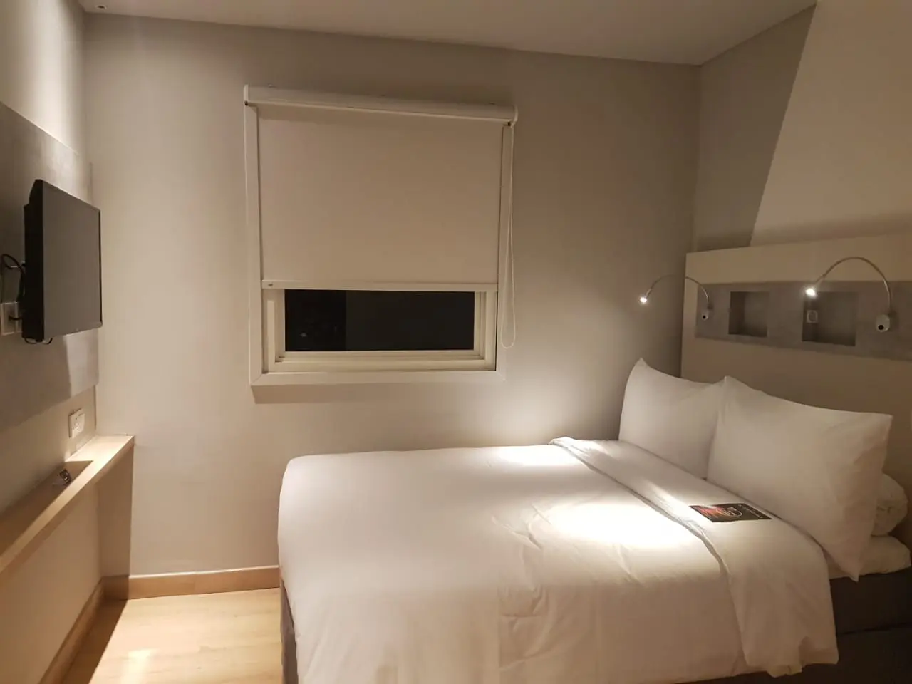 Roller Blind Hotel Ibis