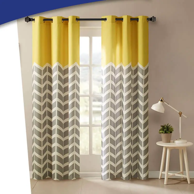 3. Gunakan warna tirai yang berbeda dengan warna cat dinding 