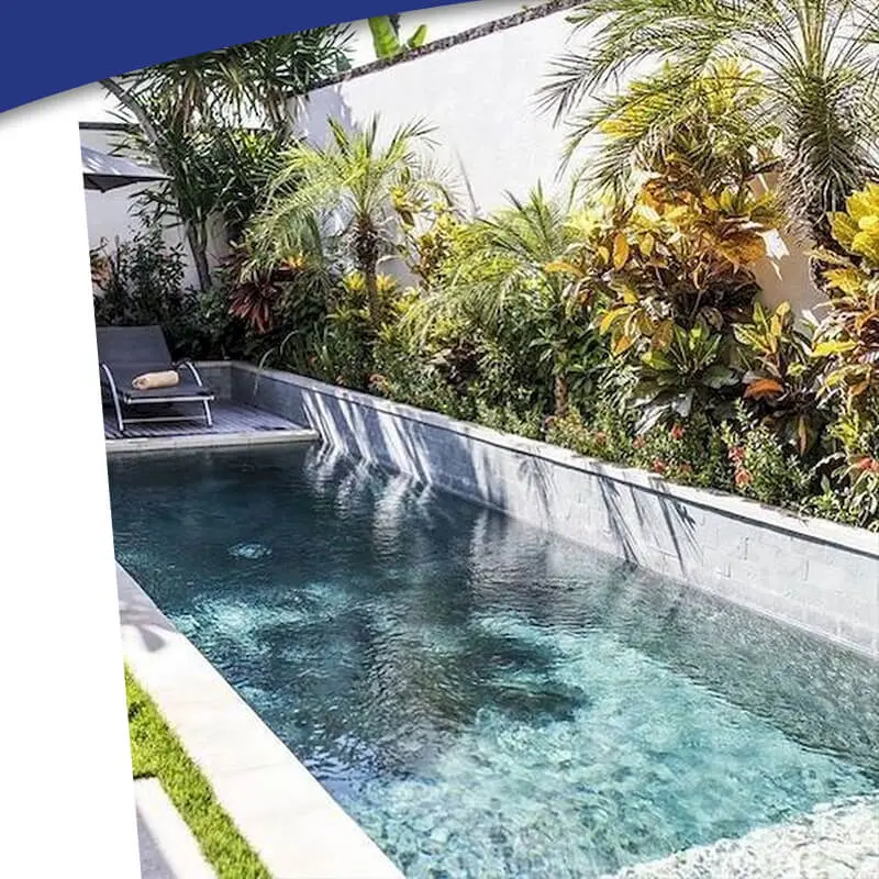 5. Kolam renang di dalam ruangan