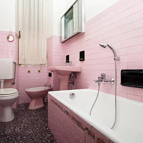 5. Keramik merah muda