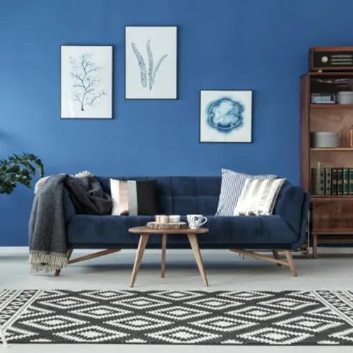 Cat dinding biru navy