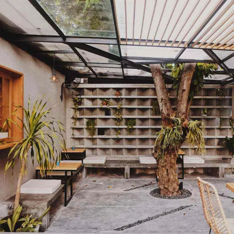 Memberi Tambahan Kanopi atau Skylight