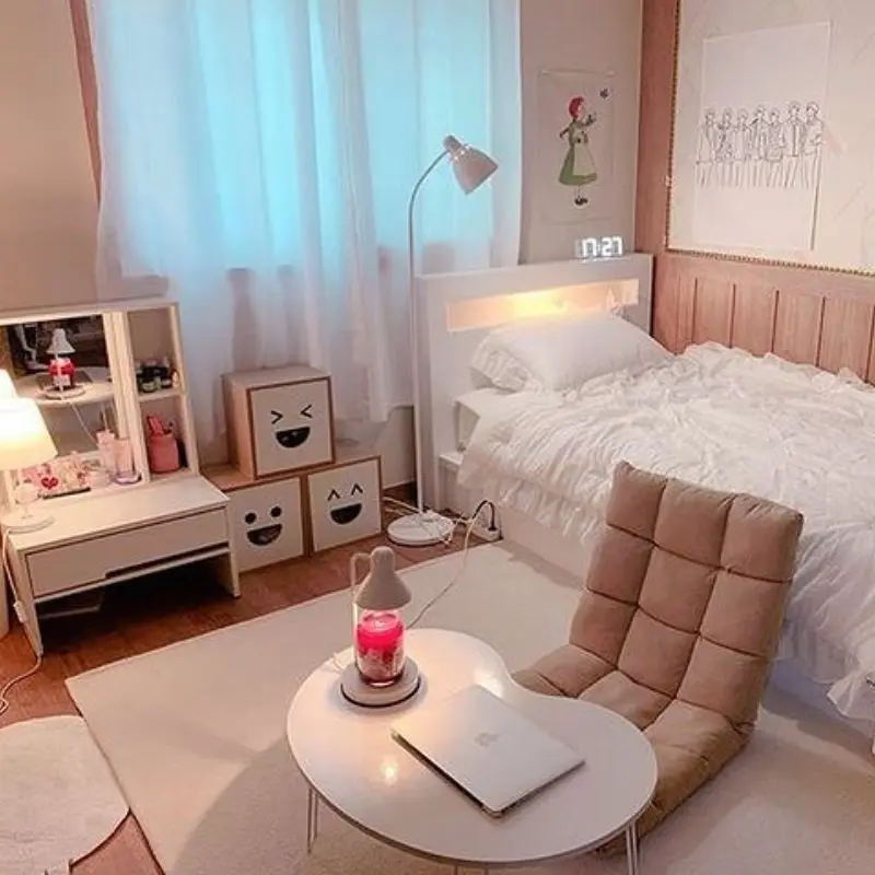 Gunakan Curtain dengan Desain Minimalis